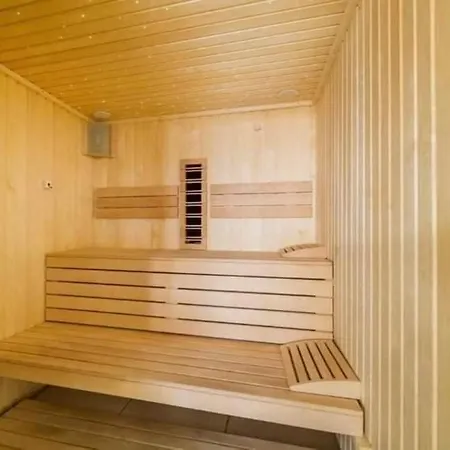 Alezzy Beach & Spa - Prima Linie La Mare Piscina,jacuzzi,sauna Apartamento Năvodari