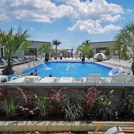 Apartamento Alezzy Beach & Spa - Prima Linie La Mare Piscina,jacuzzi,sauna Năvodari