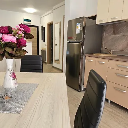Apartamento Alezzy Beach & Spa - Prima Linie La Mare Piscina,jacuzzi,sauna Năvodari